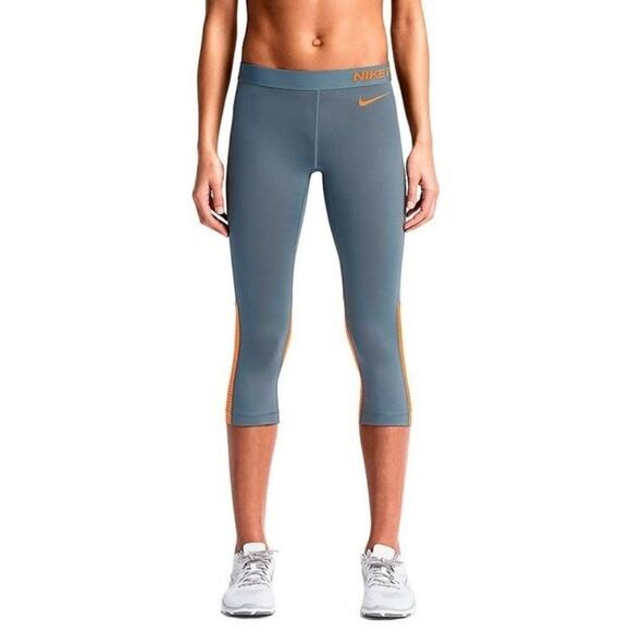 NEW Nike Women's Pro Hypercool 2.0 Compression Capris MEDIUM - Picture 1 of 1